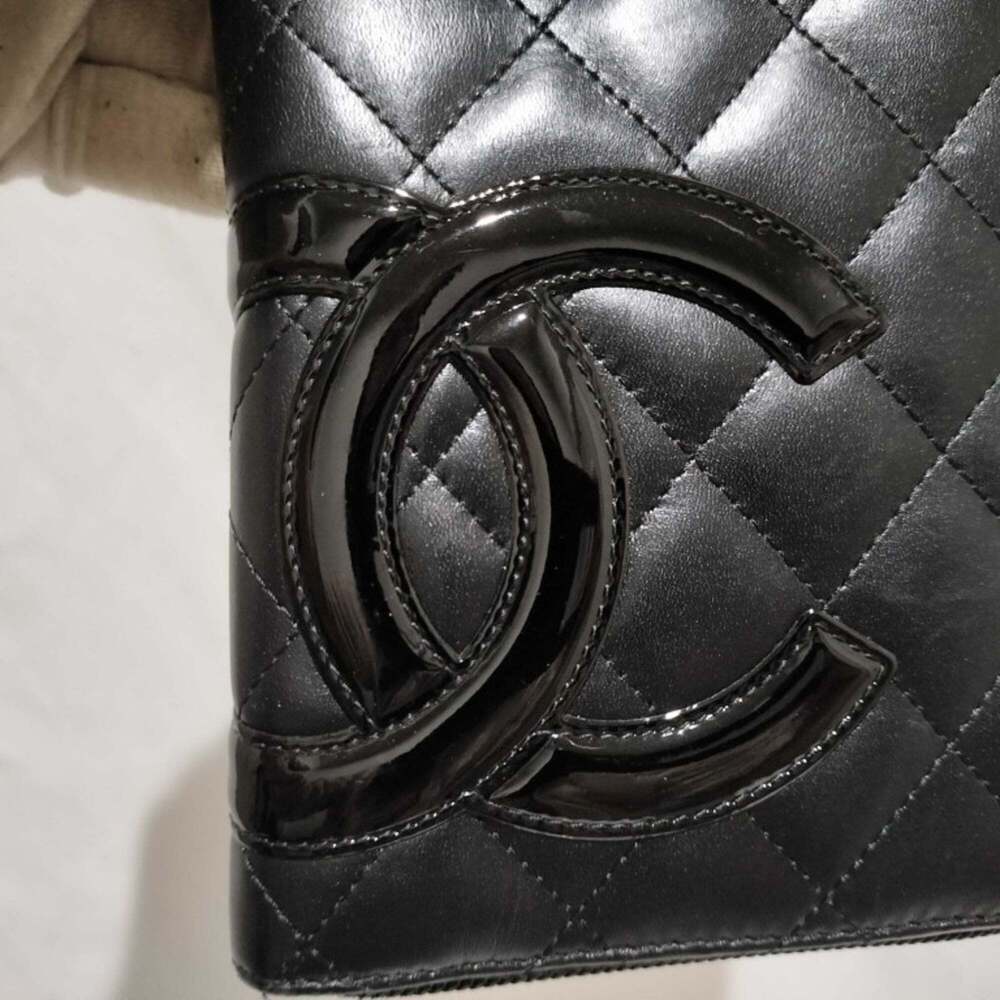 CHANEL Authentic Black Leather Logo Wallet - Picture 4 of 10